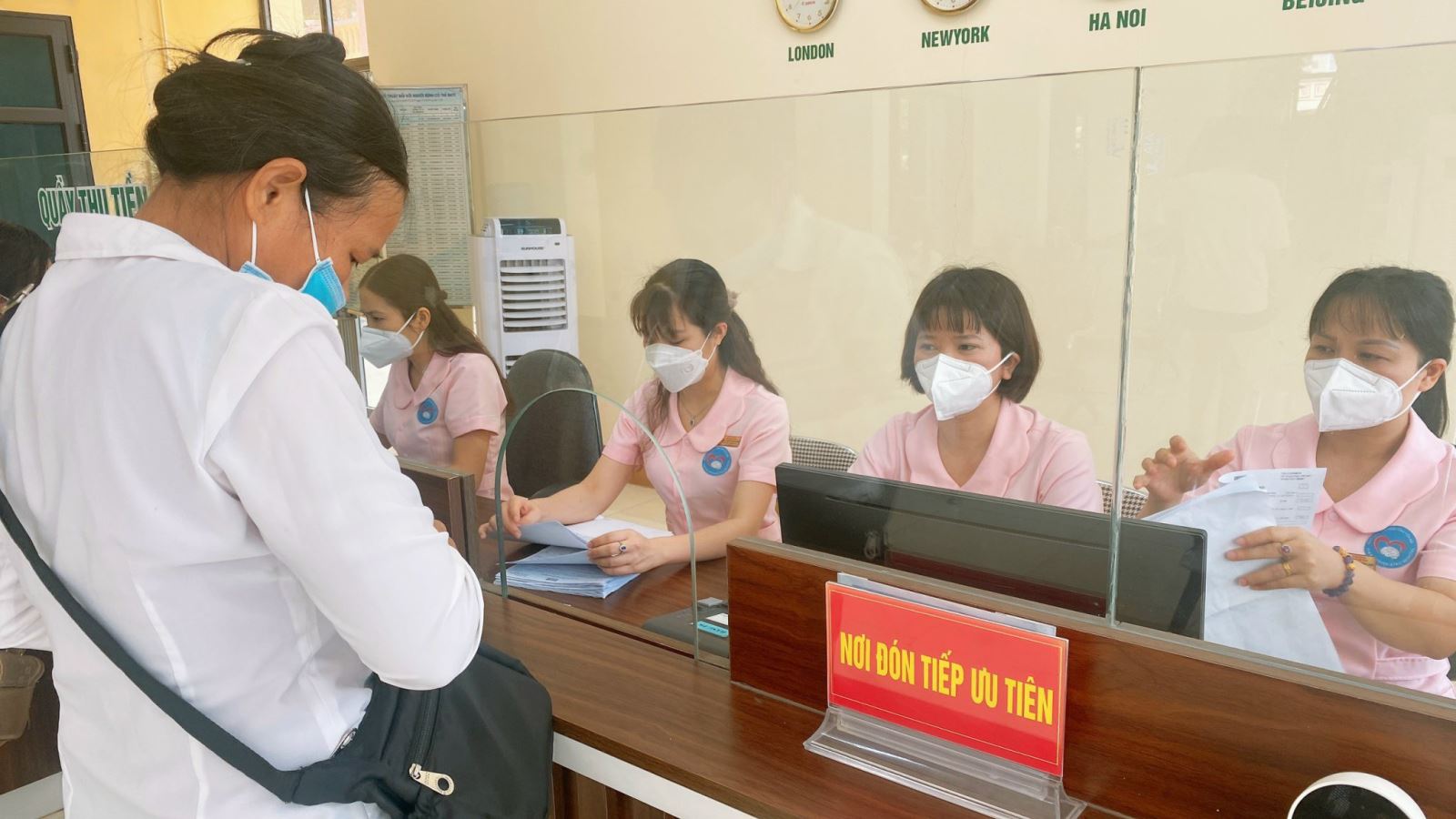 CHĂM SÓC KHÁCH HÀNG HOẠT ĐỘNG TẠO THƯƠNG HIỆU BỆNH VIỆN TÂM THẦN YÊN BÁI