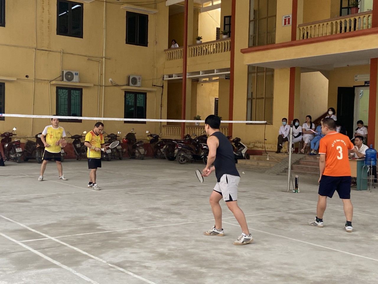 BỆNH VIỆN TÂM THẦN YÊN BÁI - SÔI NỔI CÁC HOẠT ĐỘNG THI ĐUA CHÀO MỪNG